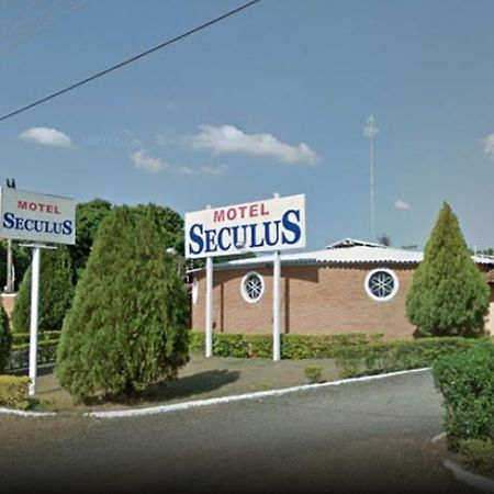 Motel Seculus Barretos Buitenkant foto